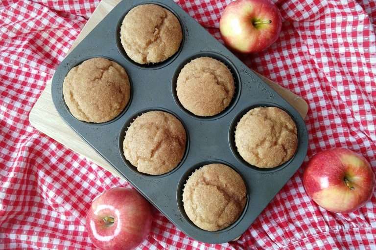 Quick and Easy Applesauce Muffins