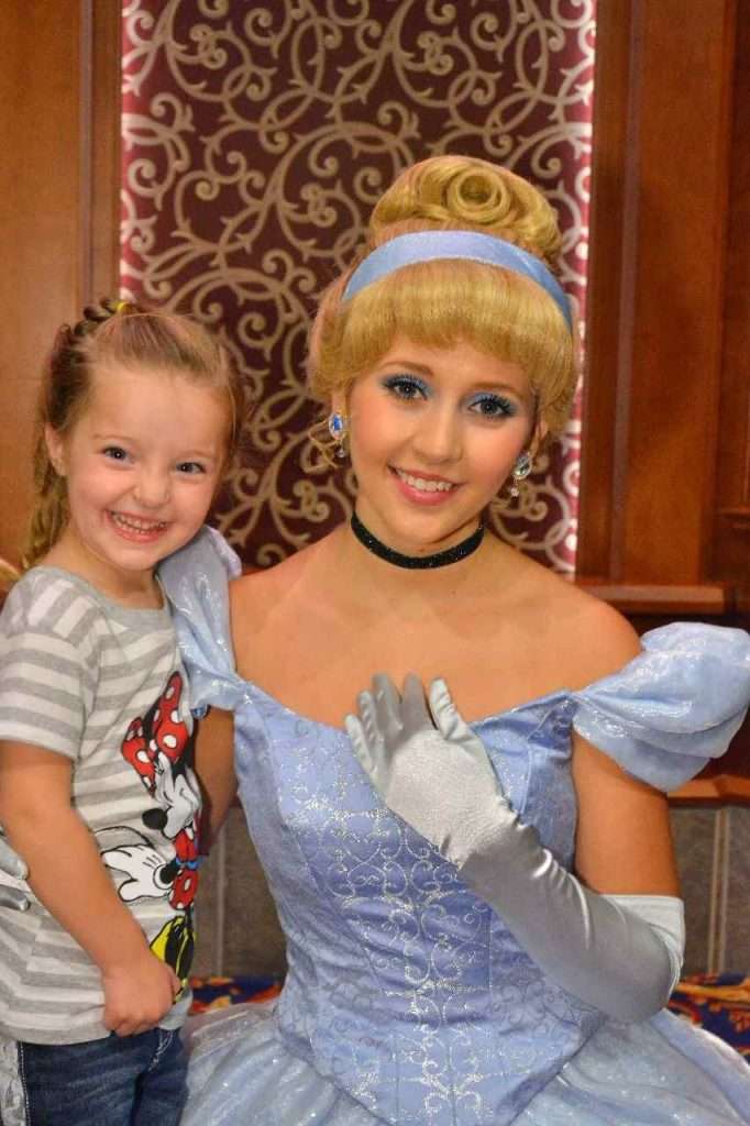 9 Things I Wish I'd Known Before Going to Disneyland the First Time--great tips to help will you plan your vacation more thoroughly!