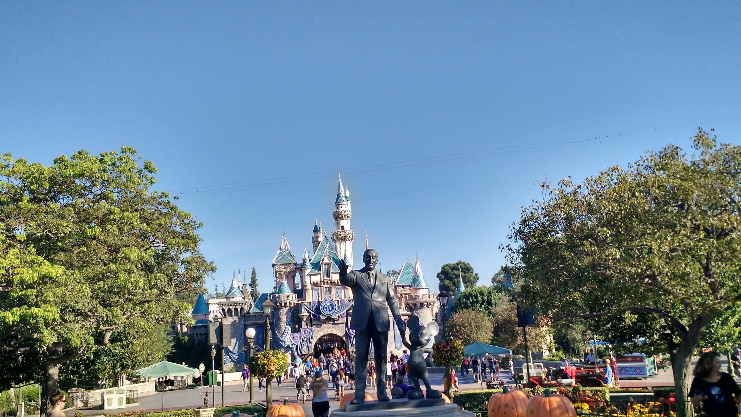 “When Should I Go to Disneyland?” in 2025