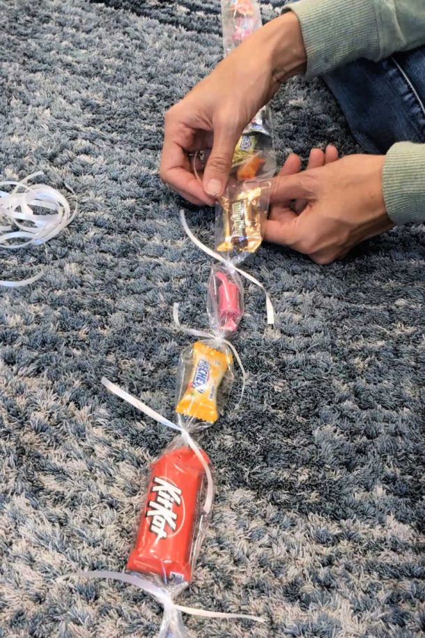 Candy Lay How to Make a Candy Lei - Sunshine and Munchkins